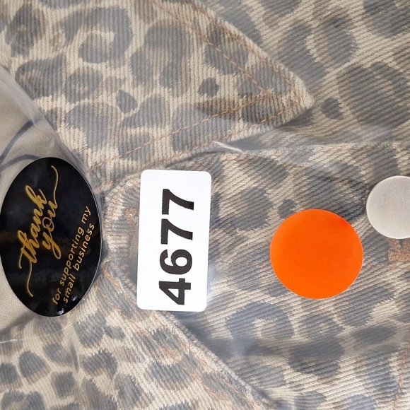 Le Lis NEW Taupe Brown Leopard Print Mobwife Streetwear W/Pockets Denim Romper L - Picture 15 of 15